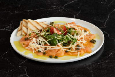 Carpaccio de salmón ahumado